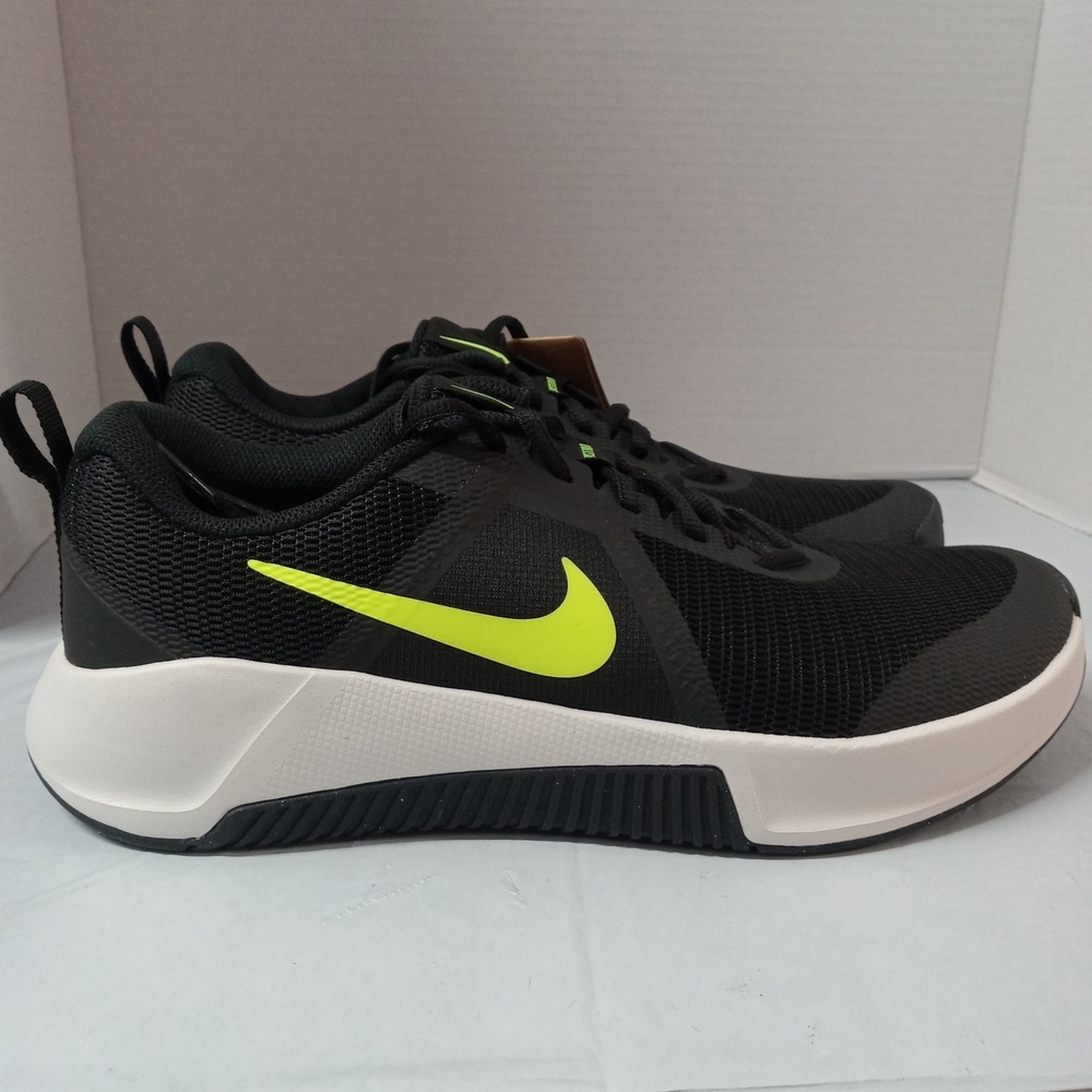 Nike MC Trainer 3 Men's‎ Size 10.5 Black Volt Running Training Shoes Sneakers